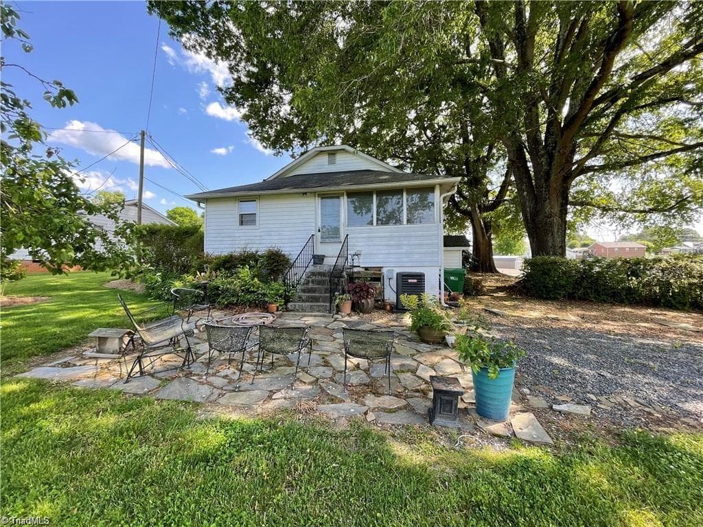 Investment at 313 E King Street, King NC 27021, King, photo 3 of 16