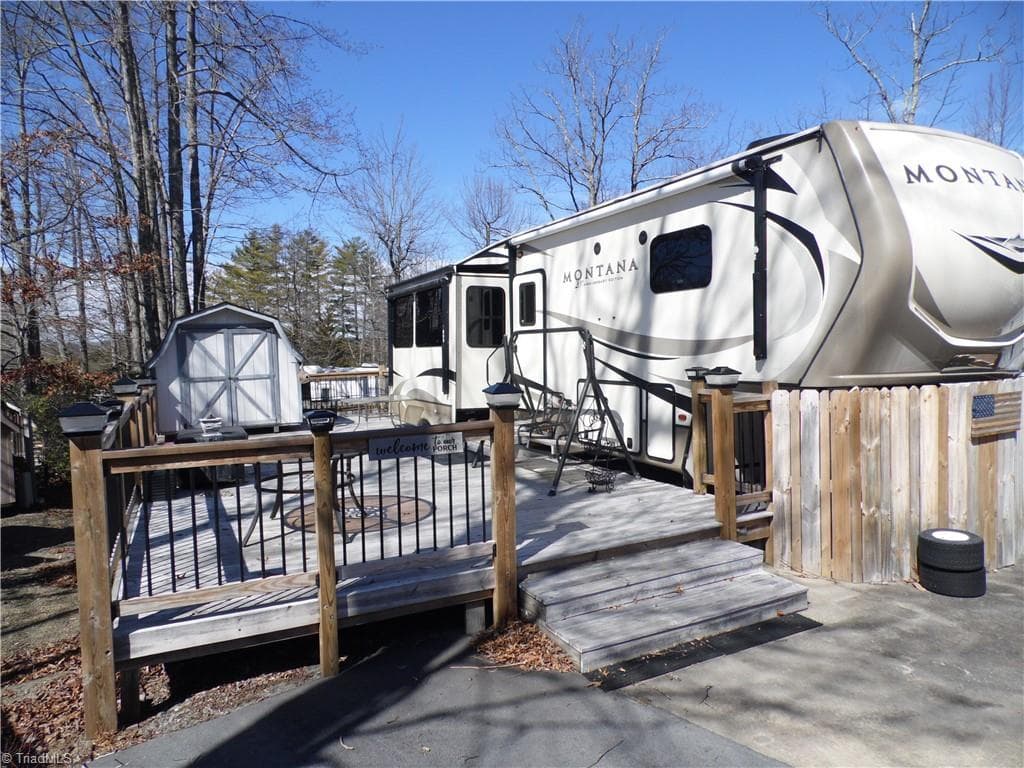 184 Club House Drive, Ennice NC 28623