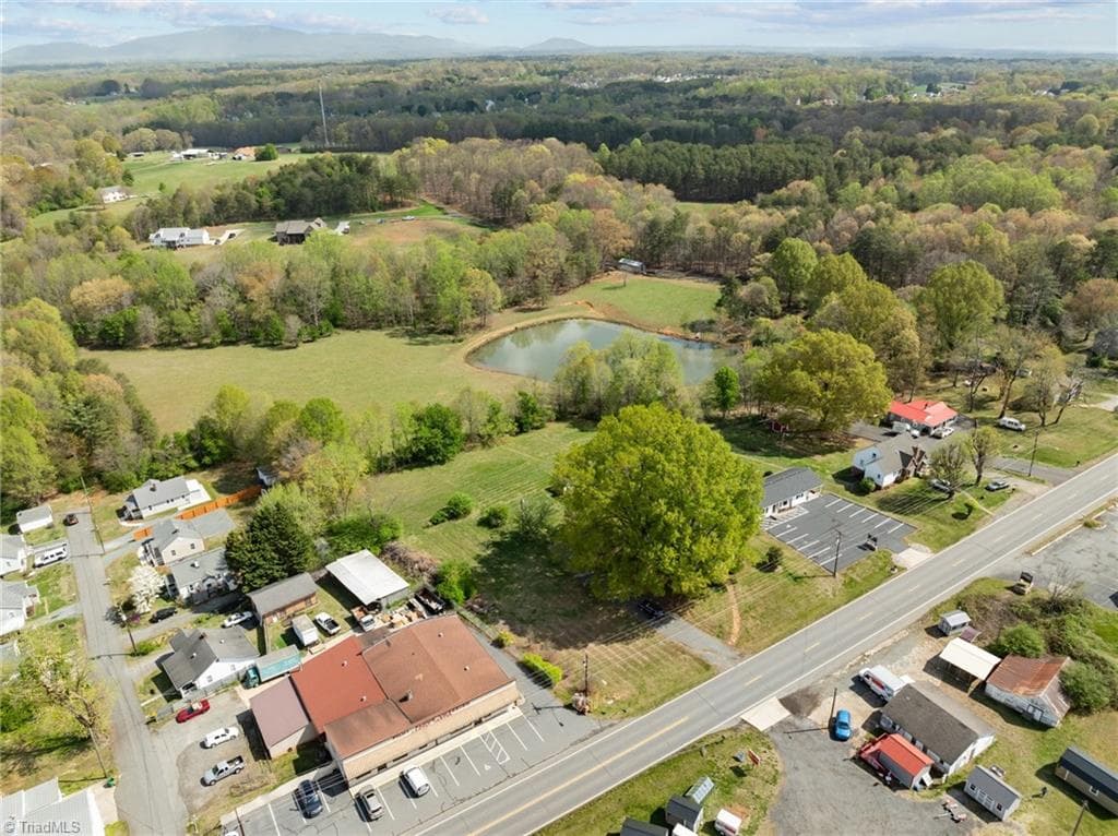 Retail at 1 Ac E King Street, King NC 27021, King, photo 5 of 10