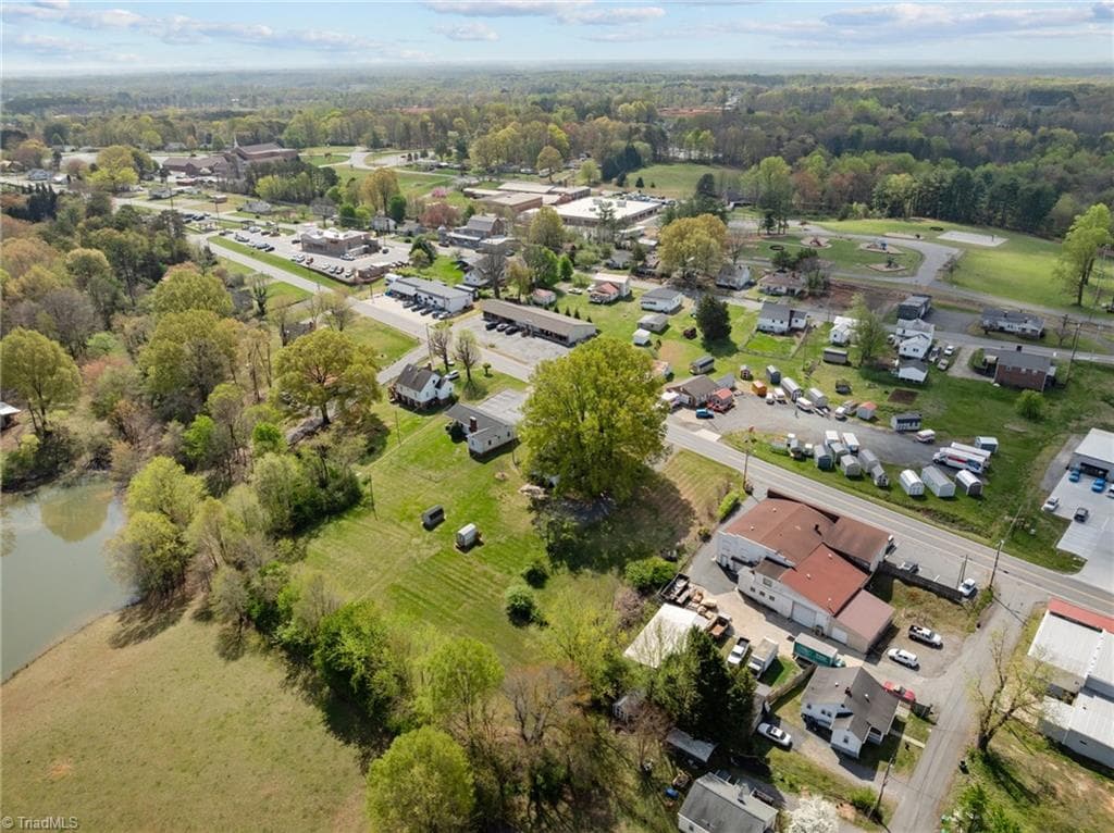 Retail at 1 Ac E King Street, King NC 27021, King, photo 9 of 10
