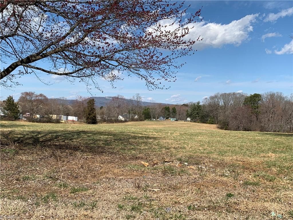 Investment at 320 W King Street, King NC 27021, photo 6 of 11