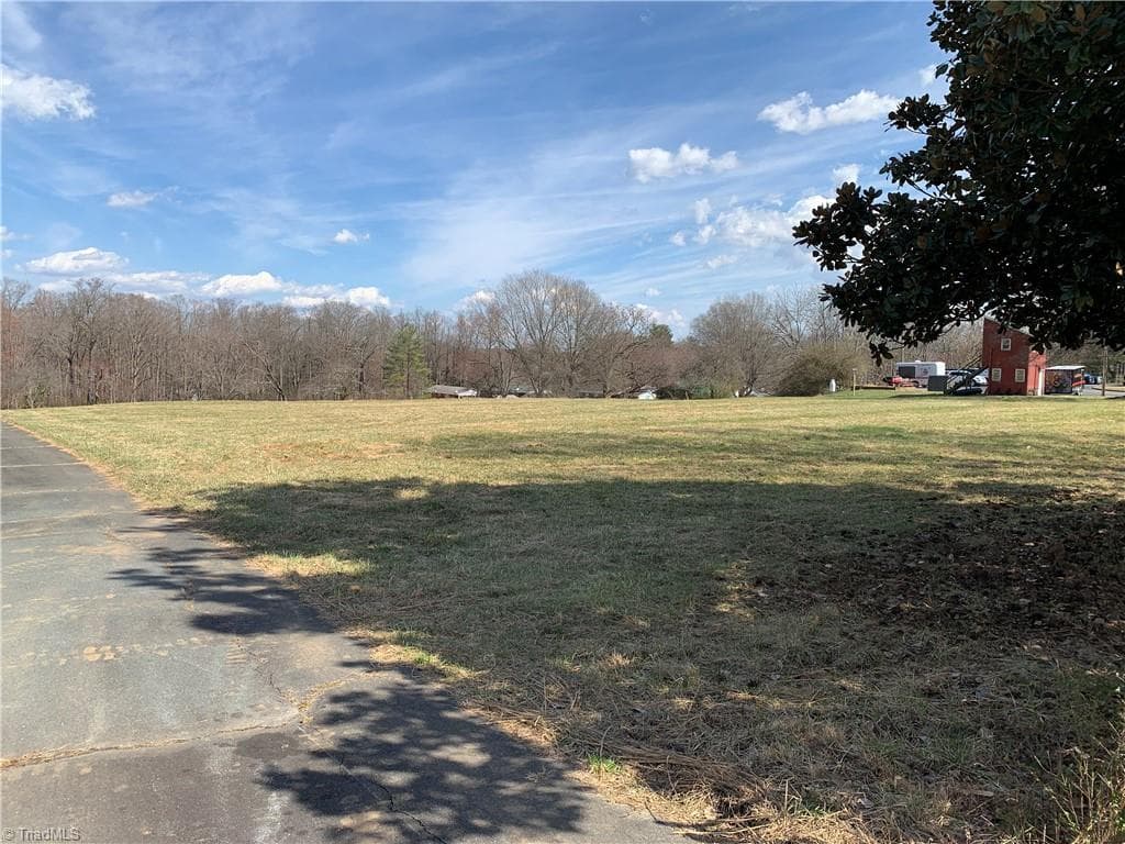 Investment at 320 W King Street, King NC 27021, photo 4 of 11