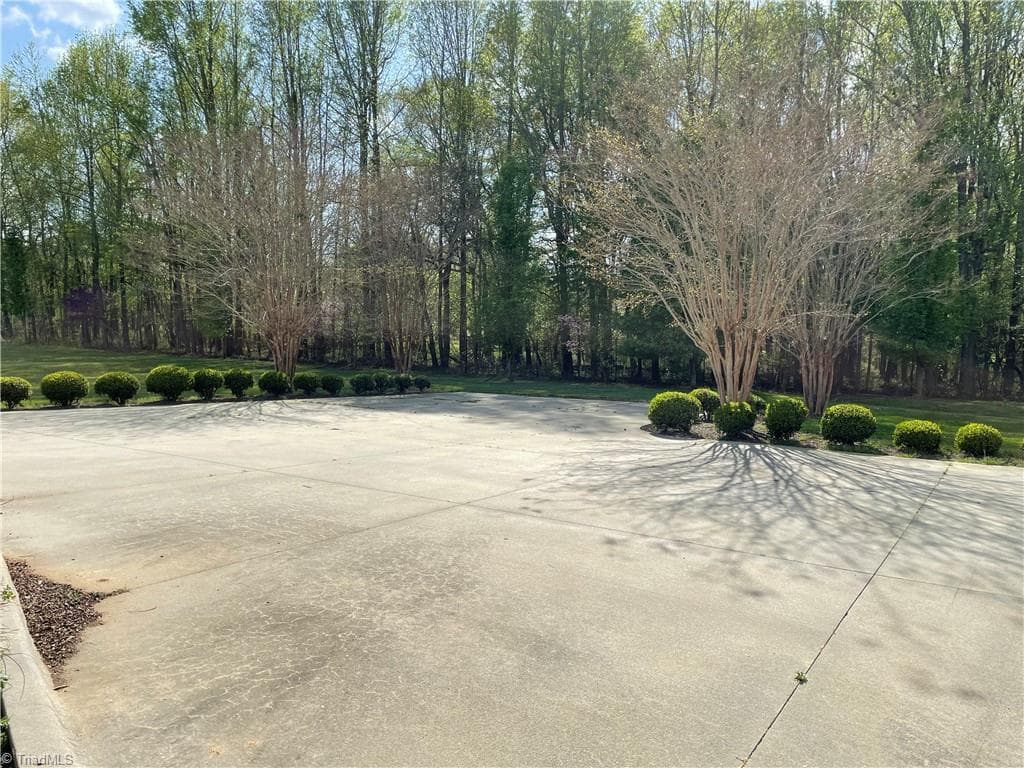 Medical at 1611 Flora Avenue, Burlington NC 27217, Burlington, photo 2 of 17
