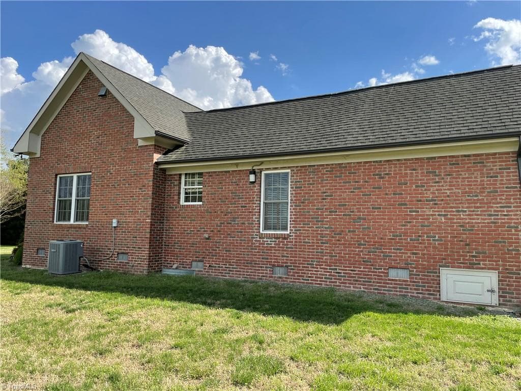 Medical at 1611 Flora Avenue, Burlington NC 27217, Burlington, photo 17 of 17