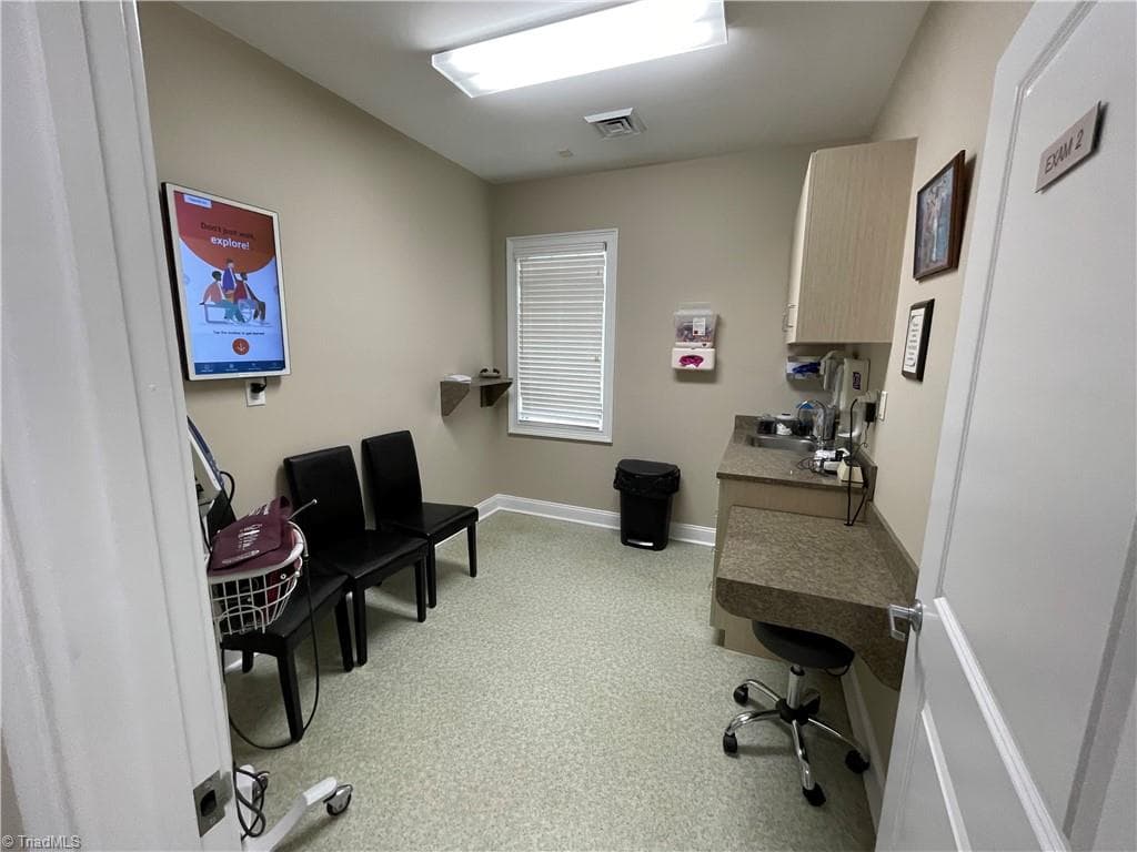 Medical at 1611 Flora Avenue, Burlington NC 27217, Burlington, photo 10 of 17