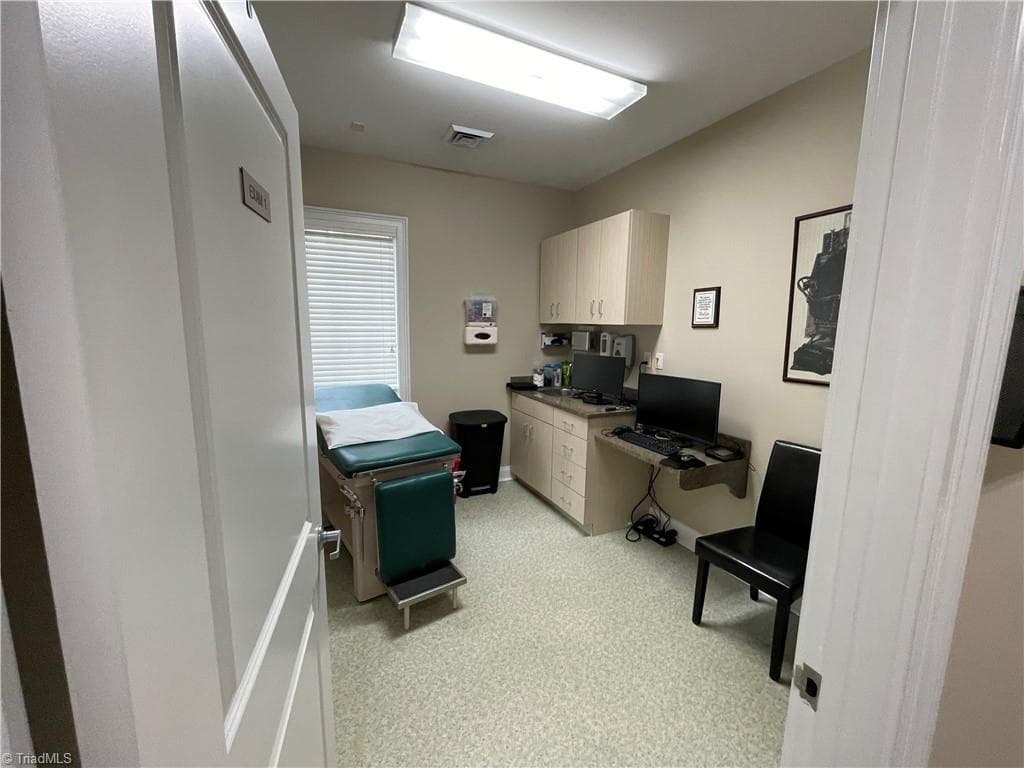 Medical at 1611 Flora Avenue, Burlington NC 27217, Burlington, photo 11 of 17