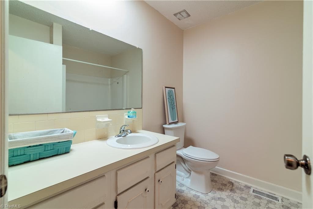 Stick/Site Built at 1625 Eagle Crest Drive, Pfafftown NC 27040, photo 23 of 38