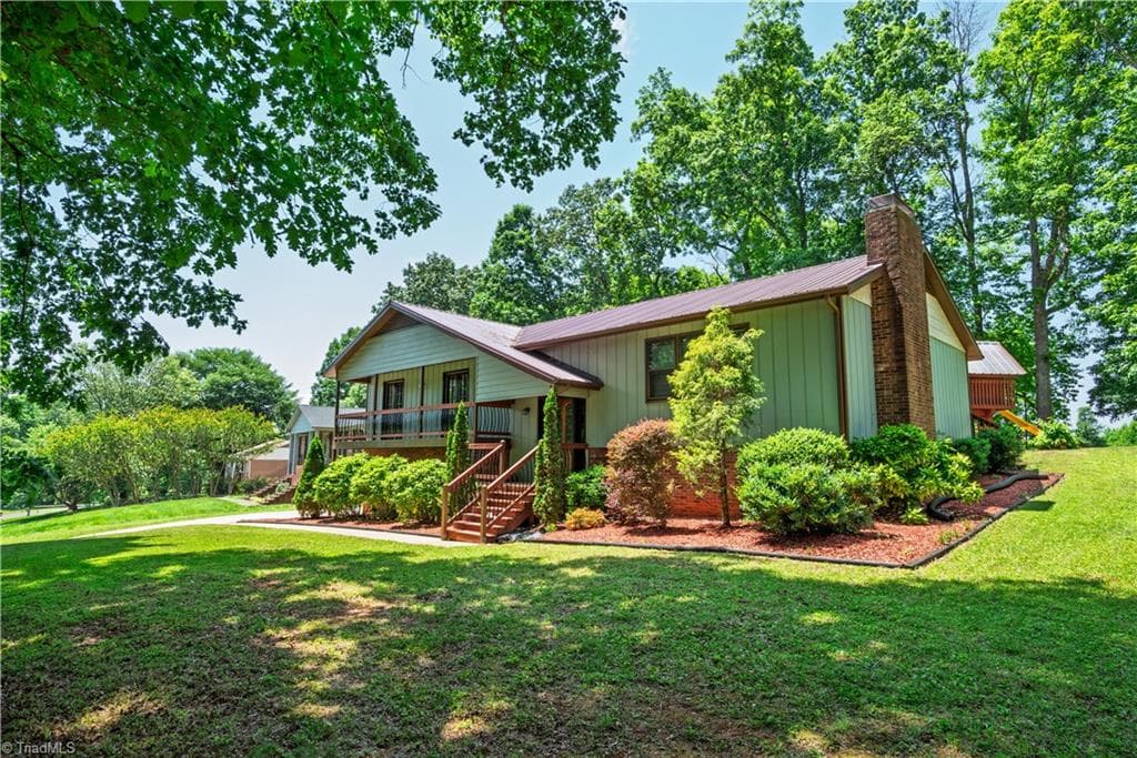 Stick/Site Built at 1625 Eagle Crest Drive, Pfafftown NC 27040, photo 3 of 38