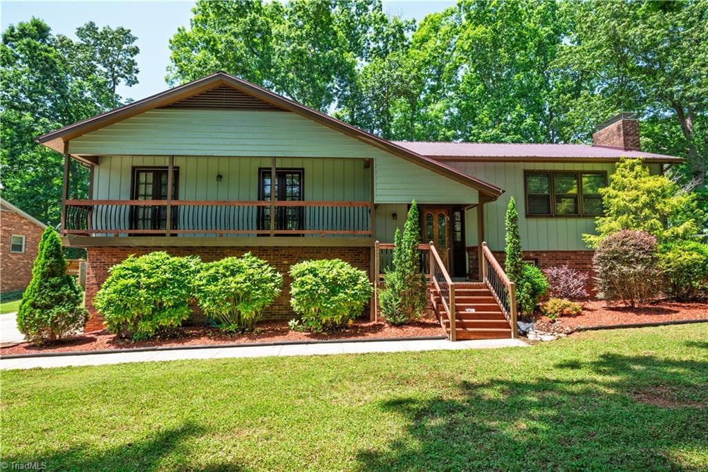 1625 Eagle Crest Drive, Pfafftown NC 27040