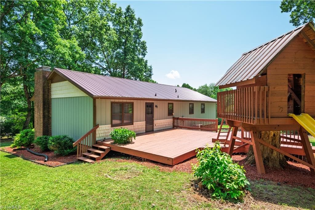 Stick/Site Built at 1625 Eagle Crest Drive, Pfafftown NC 27040, photo 5 of 38