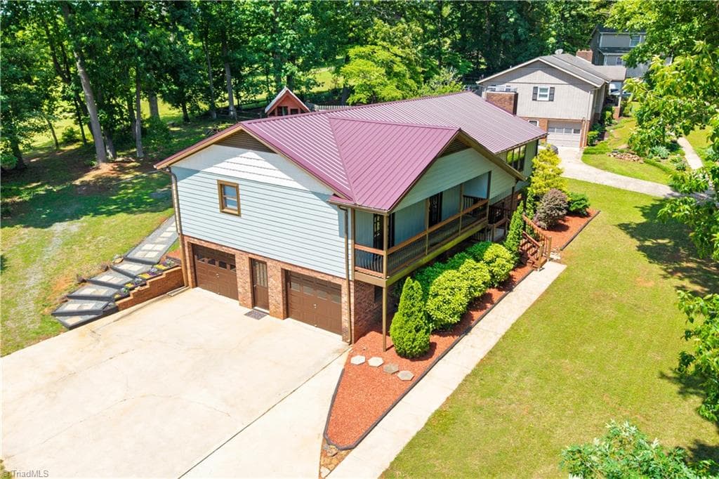 Stick/Site Built at 1625 Eagle Crest Drive, Pfafftown NC 27040, photo 9 of 38
