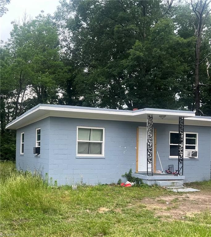 Stick/Site Built at 1604 Boundary Avenue, High Point NC 27260, photo 2 of 2