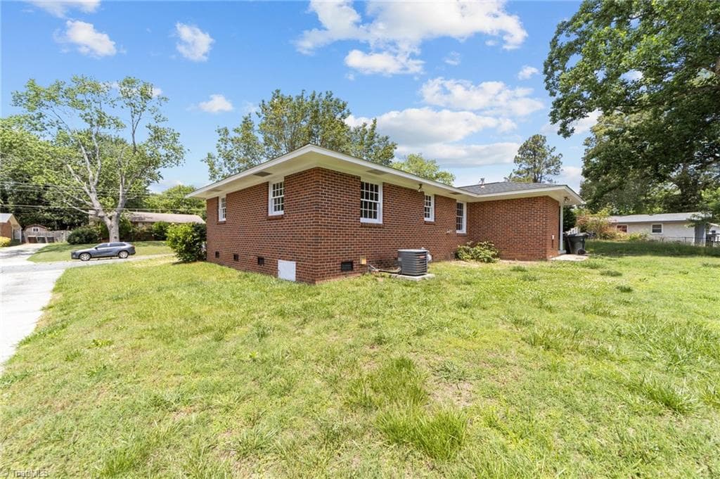 Stick/Site Built at 2507 Fontaine Road, Greensboro NC 27407, photo 27 of 34