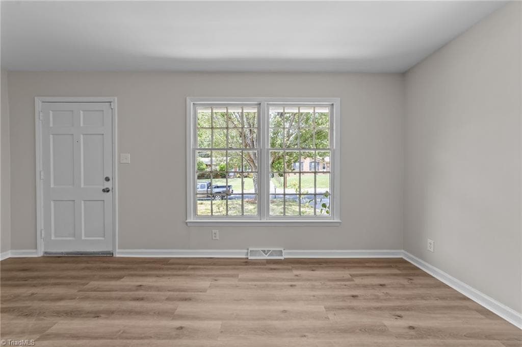 Stick/Site Built at 2507 Fontaine Road, Greensboro NC 27407, photo 16 of 34