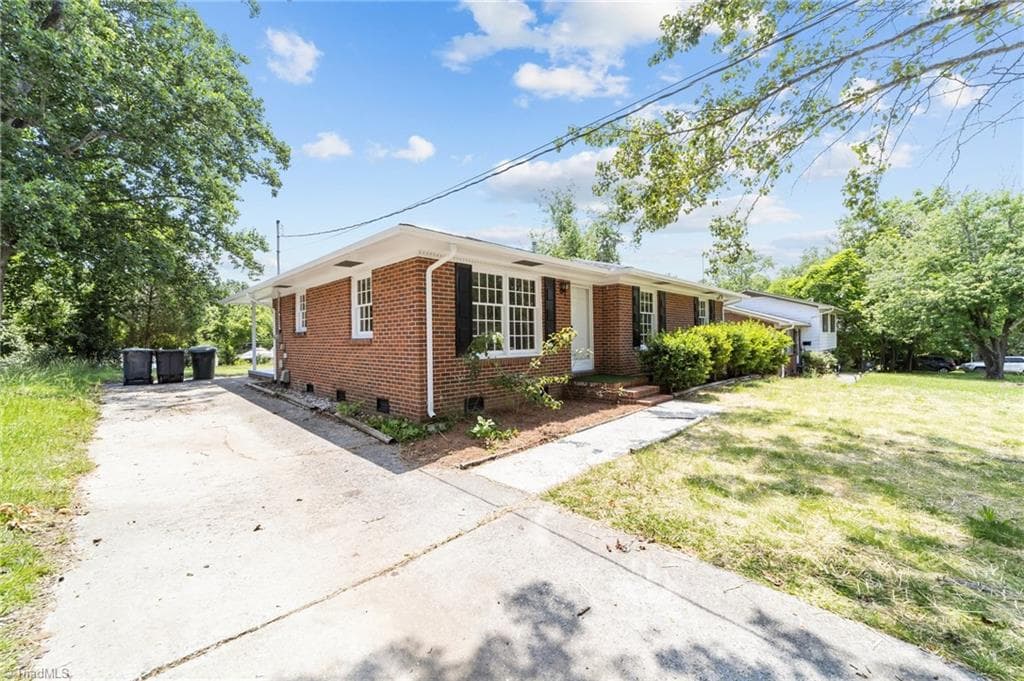 Stick/Site Built at 2507 Fontaine Road, Greensboro NC 27407, photo 15 of 34