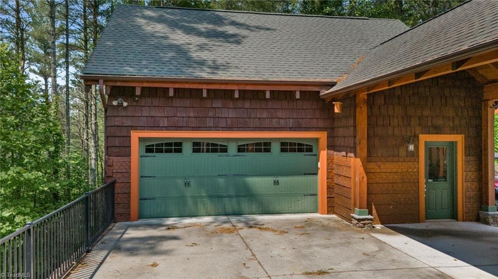 Stick/Site Built at 5626 Rocky Falls Lane, Lenoir NC 28645, Lenoir, photo 9 of 50