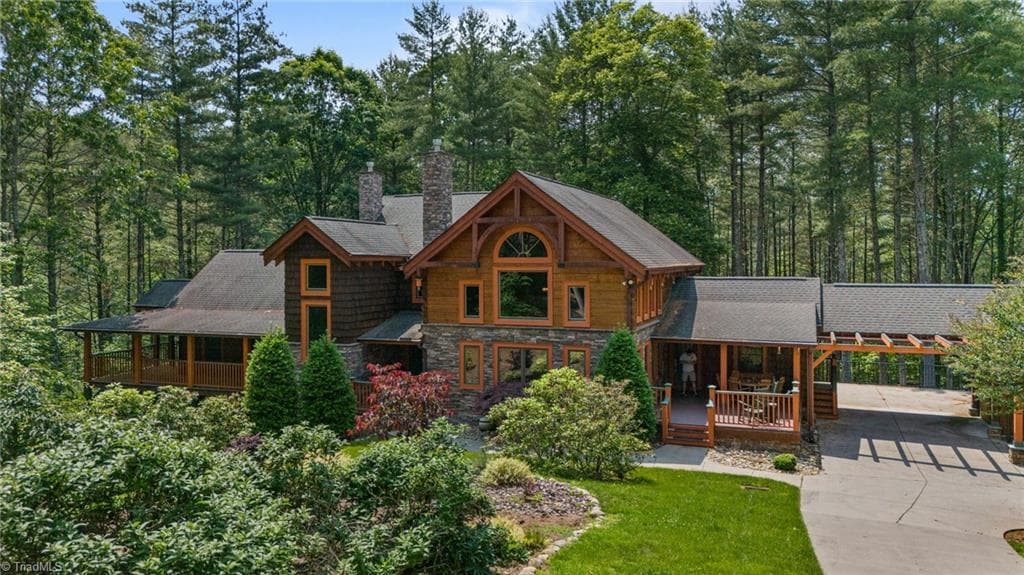 Stick/Site Built at 5626 Rocky Falls Lane, Lenoir NC 28645, Lenoir, photo 4 of 50