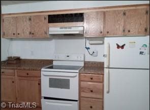 Manufactured Home at 5249 Forbush Road, East Bend NC 27018, photo 7 of 15