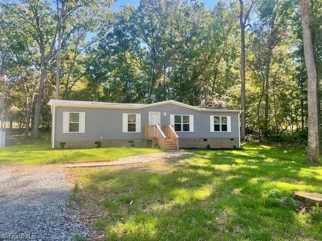 Manufactured Home at 152 Lester Drive, Lexington NC 27292, photo 2 of 27