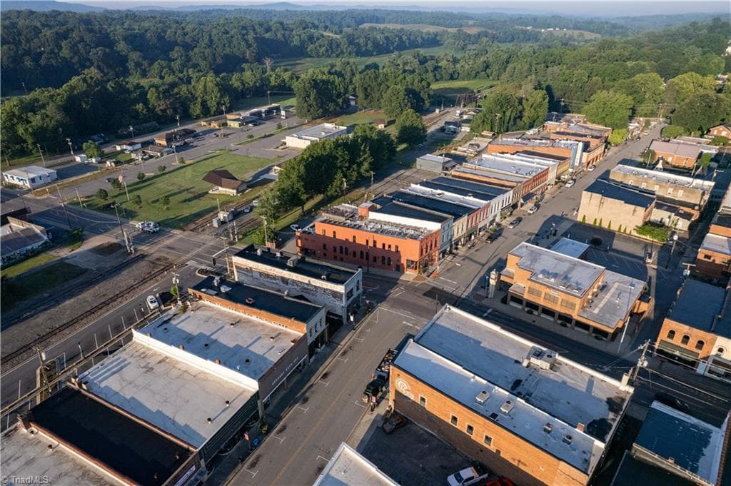 Retail at 101 E Main Street, Elkin NC 28621, Elkin, photo 25 of 86