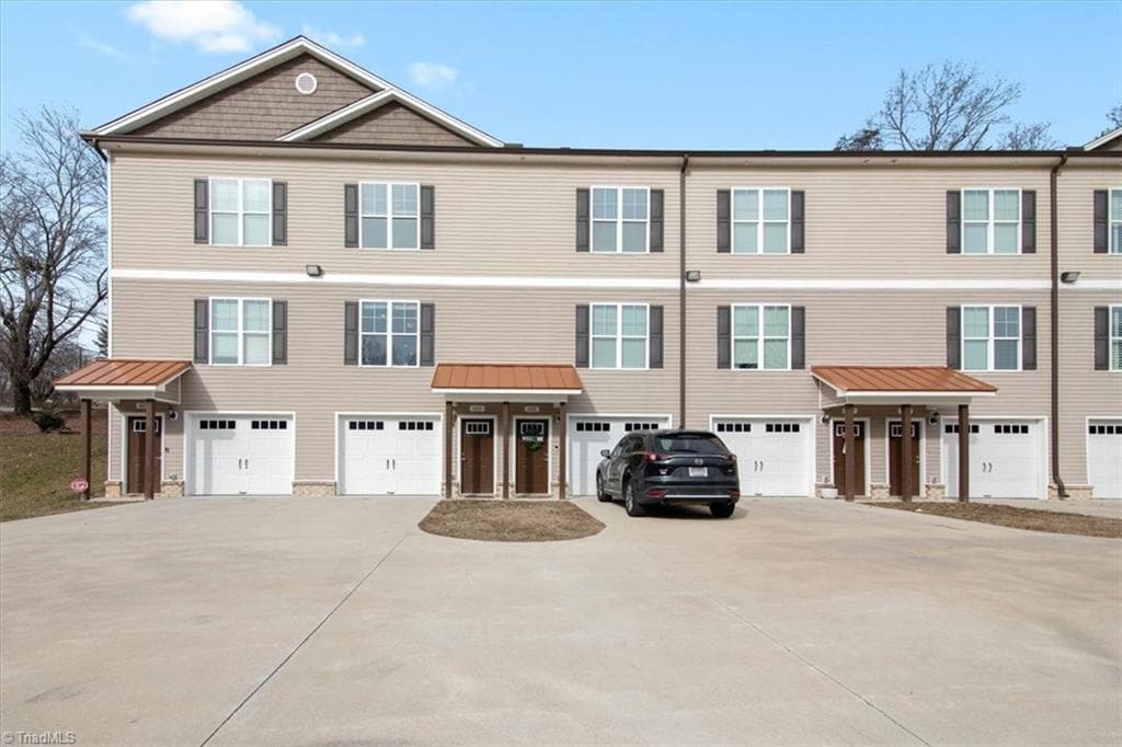 Stick/Site Built at 605, 607 Riverside Drive, Mount Airy NC 27030, photo 15 of 23