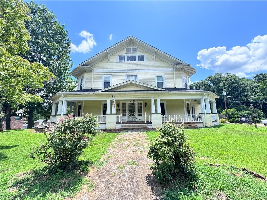 639 Elk Spur Street, Elkin NC 28621