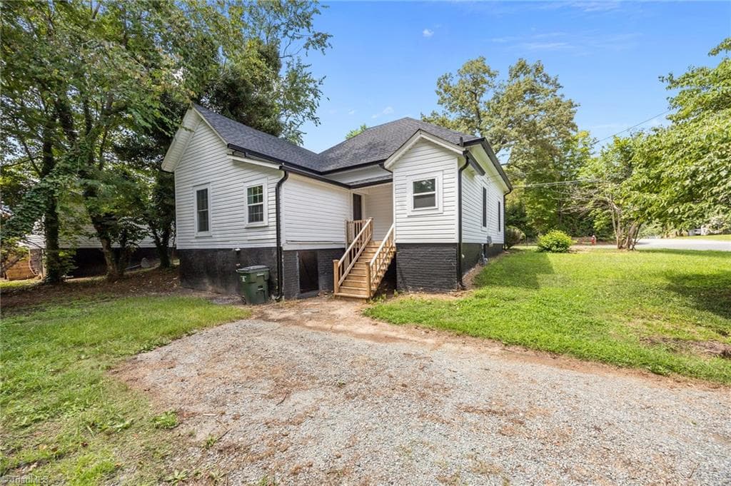 Stick/Site Built at 625 N Mebane Street, Burlington NC 27217, Burlington, photo 4 of 25