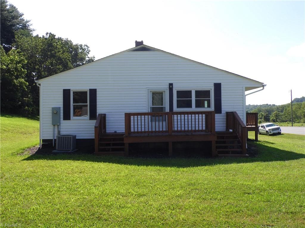 Stick/Site Built at 569 N Sparta Parkway, Sparta NC 28675, photo 26 of 32