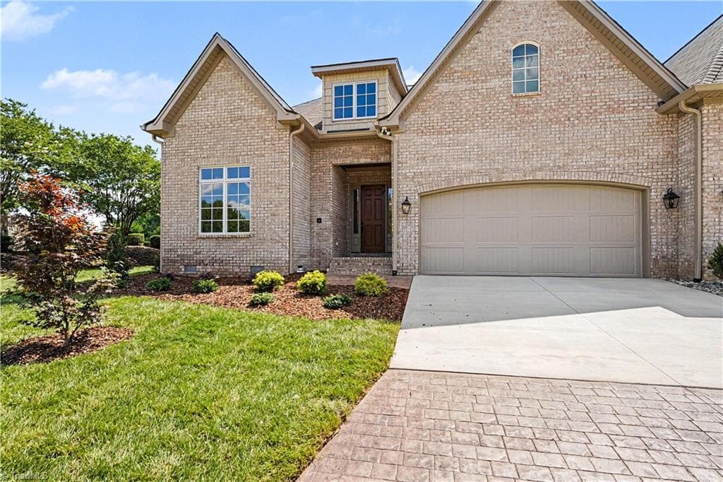 Stick/Site Built at 16 Creswell Manor Drive, Greensboro NC 27407, photo 2 of 47