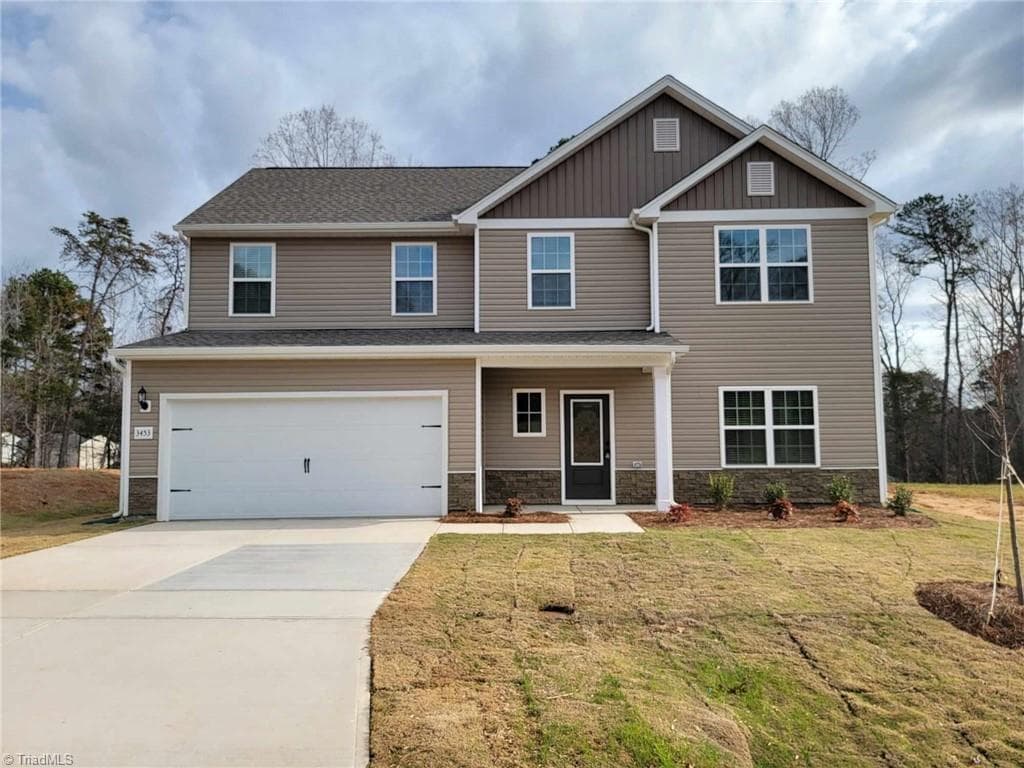 Stick/Site Built at 3453 Robindale Drive, Winston-Salem NC 27107, Winston-Salem, photo 2 of 26