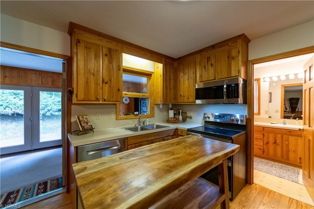 Stick/Site Built at 2161 River Bend Road, Mouth of Wilson VA 24363, Mouth of Wilson, photo 10 of 49