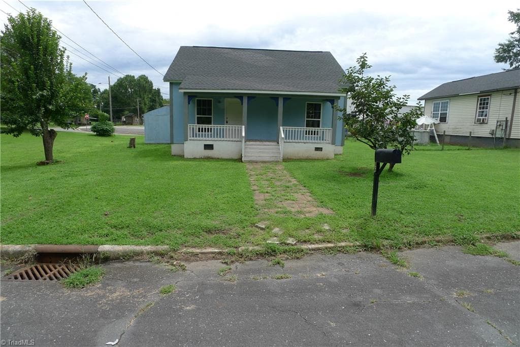 Stick/Site Built at 816 Olympia Street, Lexington NC 27295, photo 2 of 27