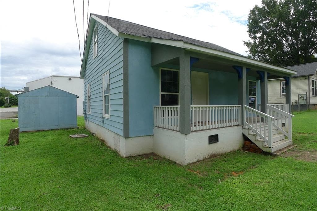 Stick/Site Built at 816 Olympia Street, Lexington NC 27295, photo 7 of 27