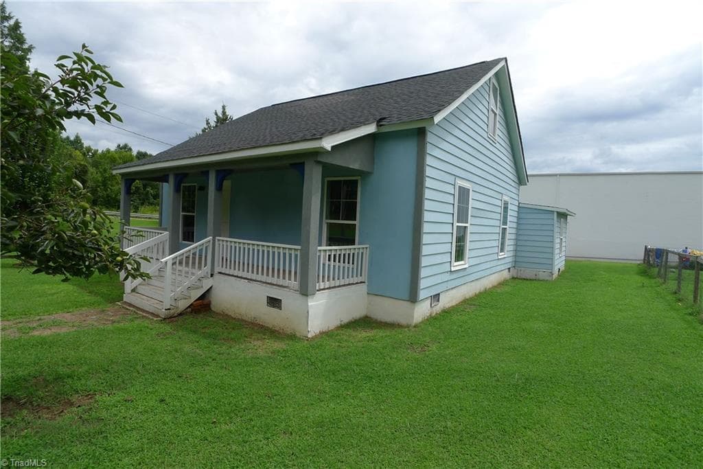 Stick/Site Built at 816 Olympia Street, Lexington NC 27295, photo 3 of 27