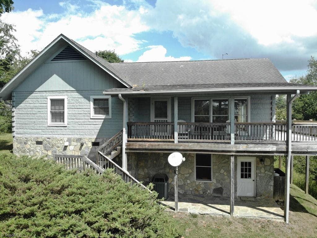 979 Wagon Road, Warrensville NC 28693