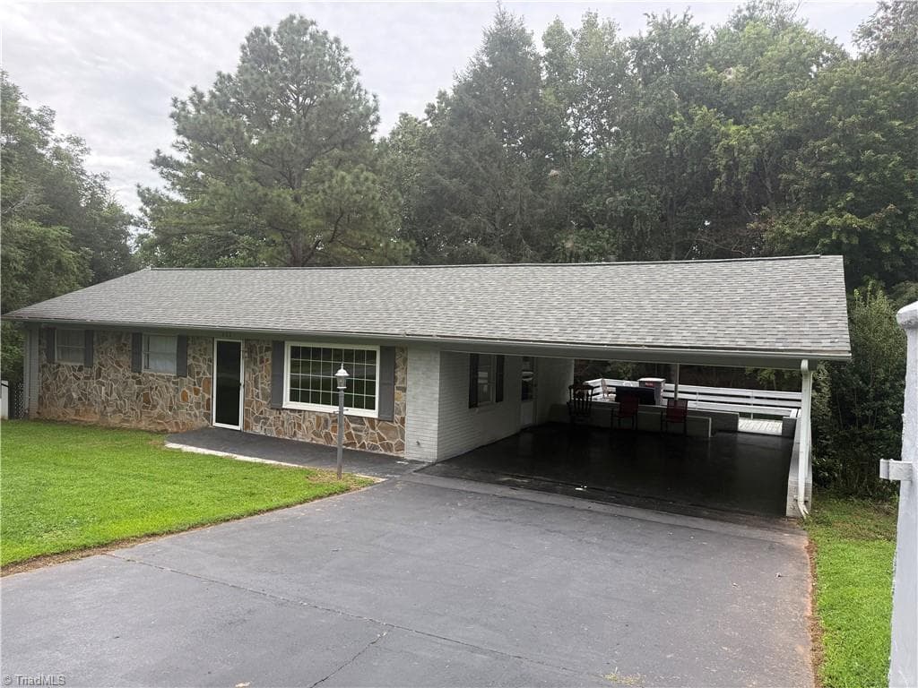 752 Osborne Sunset Drive, North Wilkesboro NC 28659