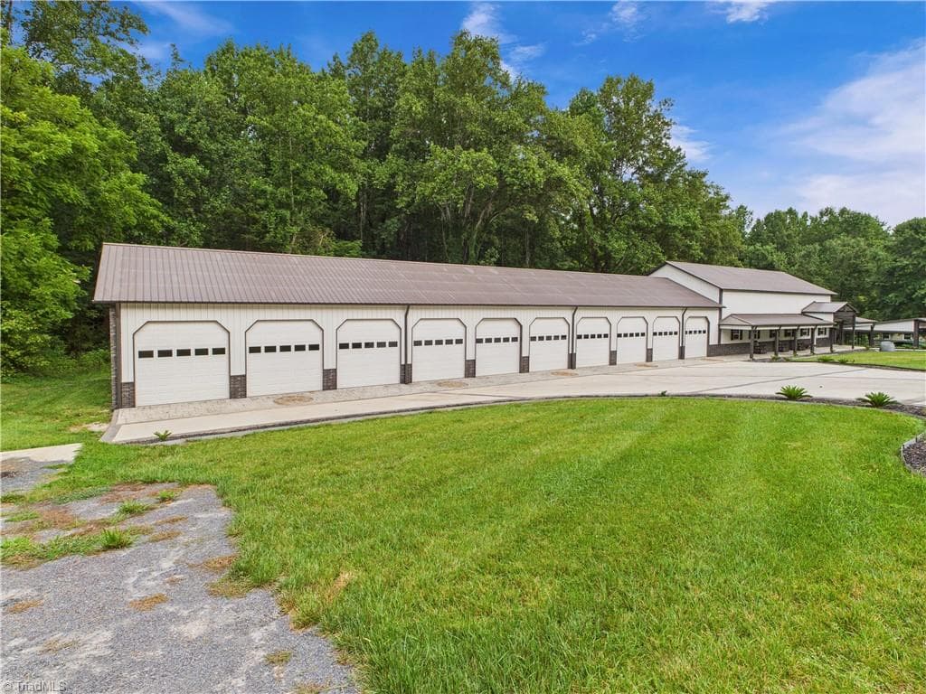 Stick/Site Built at 3281/3293 Skyhaven Road, Randleman NC 27317, photo 26 of 40