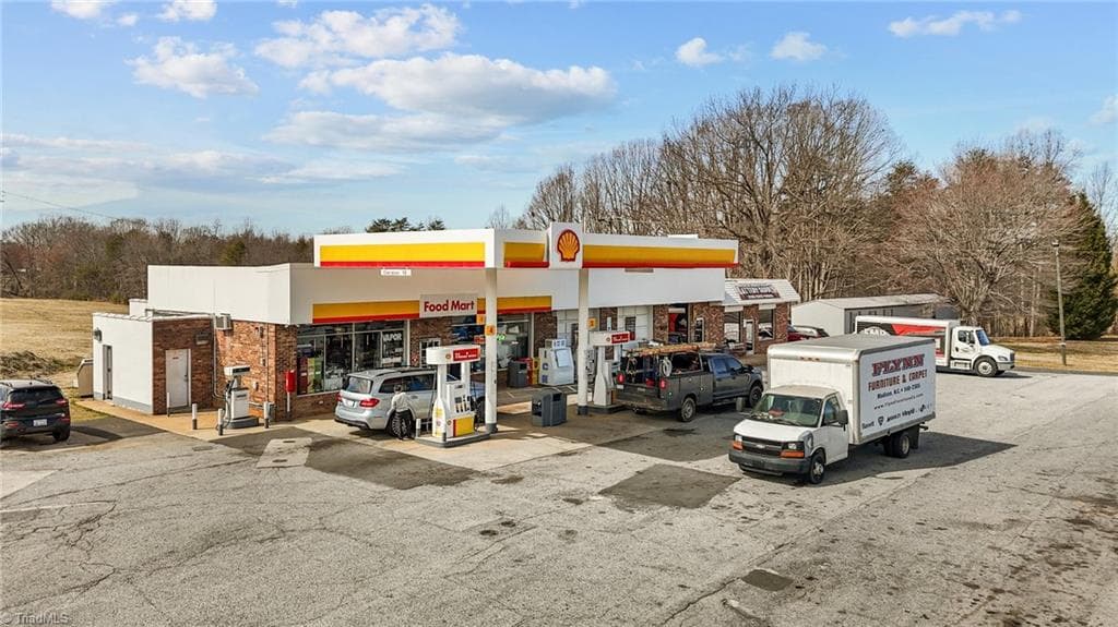 Remarks at 3656 US Highway 220, Madison NC 27025, photo 10 of 30