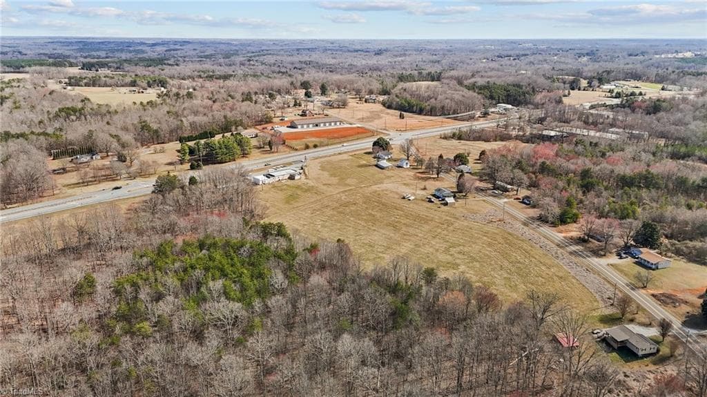 Remarks at 889 Williams Road, Madison NC 27025, photo 7 of 13