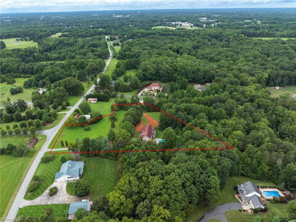 Stick/Site Built at 9127 County Line Road, Kernersville NC 27284, photo 46 of 48