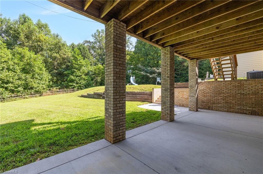Stick/Site Built at 9127 County Line Road, Kernersville NC 27284, photo 37 of 48