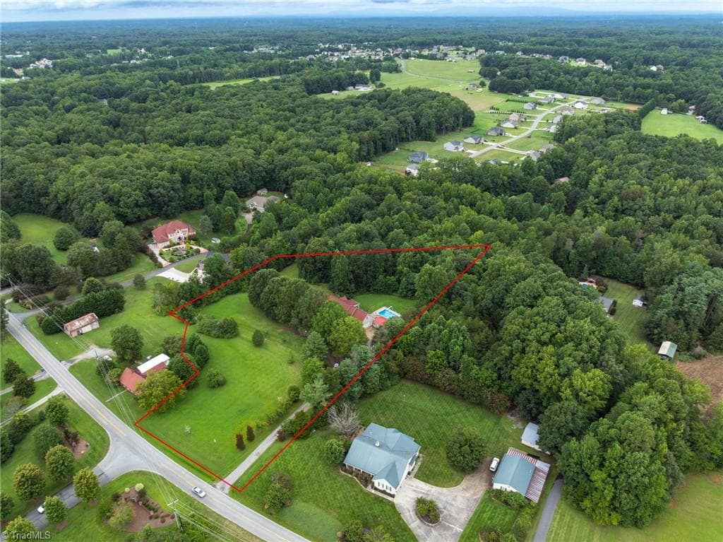 Stick/Site Built at 9127 County Line Road, Kernersville NC 27284, photo 44 of 48