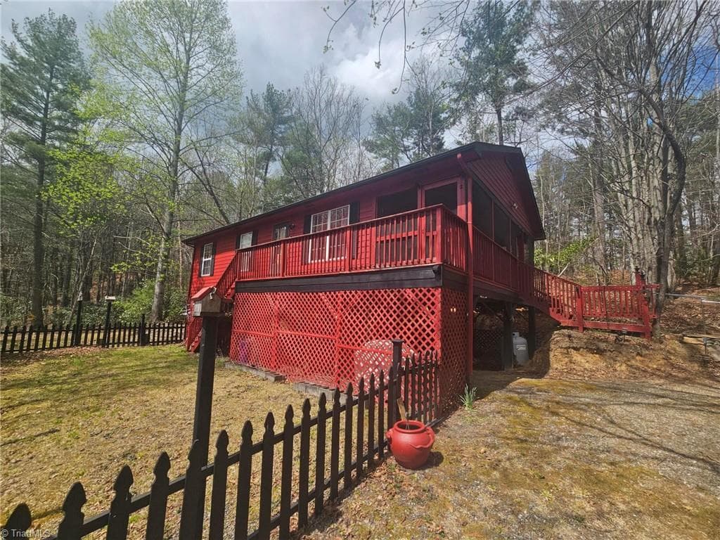Stick/Site Built at 582 Deer Crossing Lane, Lenoir NC 28645, photo 3 of 48