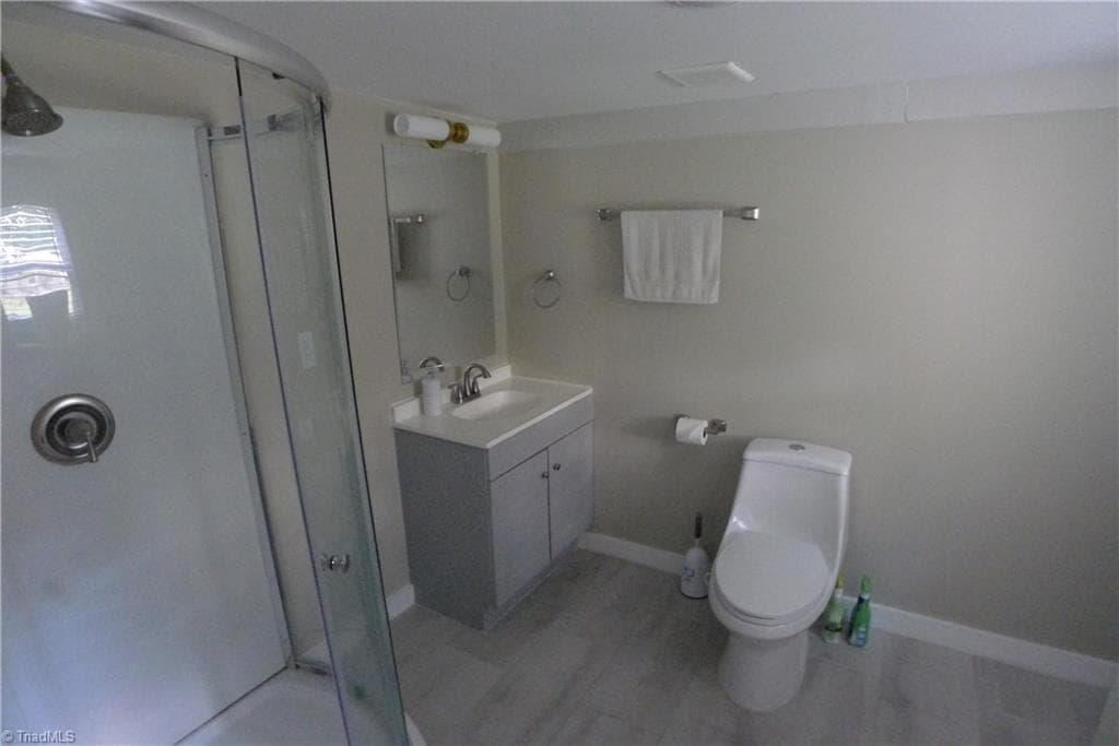 Manufactured Home at 116 Pond Street, Lexington NC 27292, Lexington, photo 13 of 38