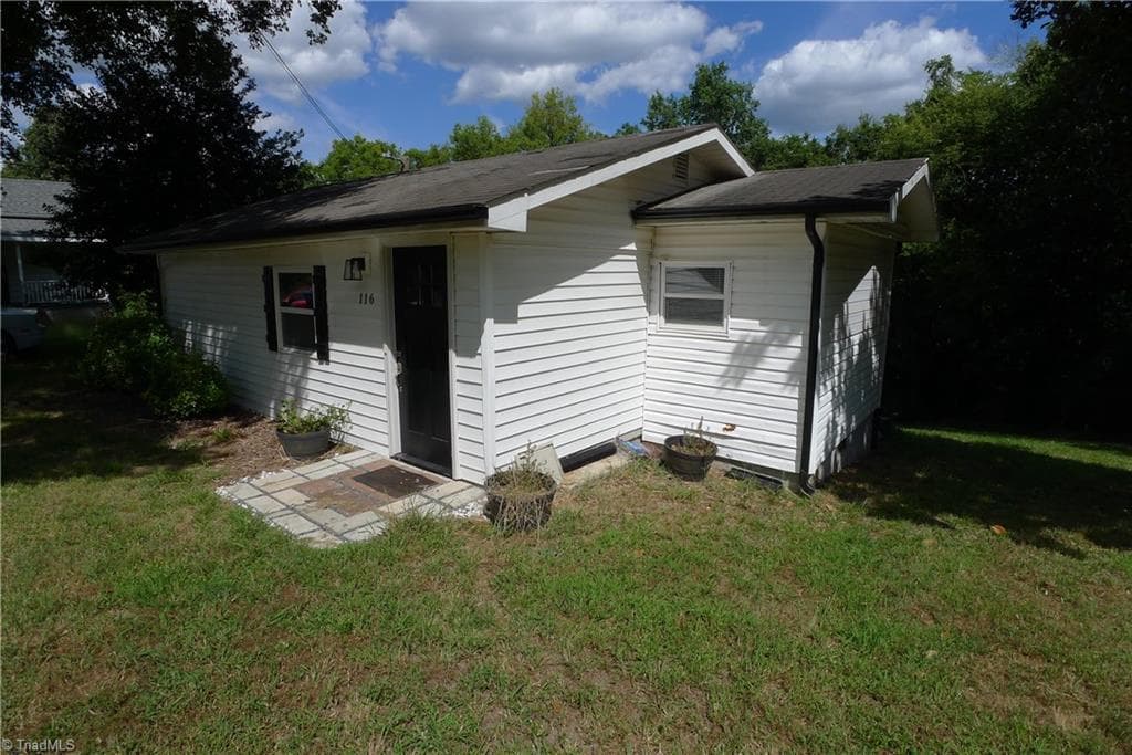 Manufactured Home at 116 Pond Street, Lexington NC 27292, Lexington, photo 5 of 38
