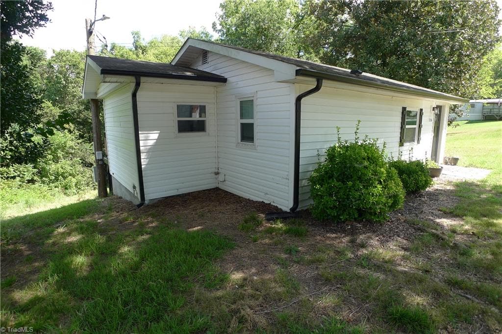 Manufactured Home at 116 Pond Street, Lexington NC 27292, Lexington, photo 37 of 38