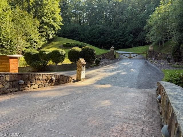 227 Meadow Crossing Road, McGrady NC 28649