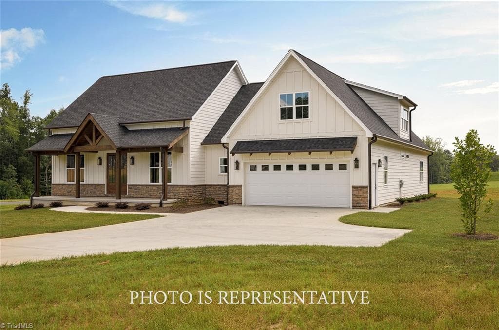 4223 Gracewood Farm Drive, Winston-Salem NC 27101