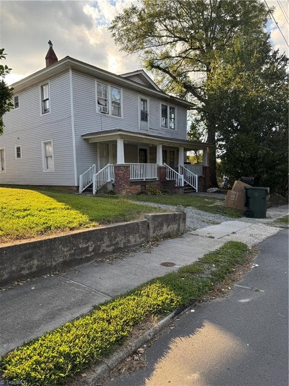 106 College Street, Thomasville NC 27360