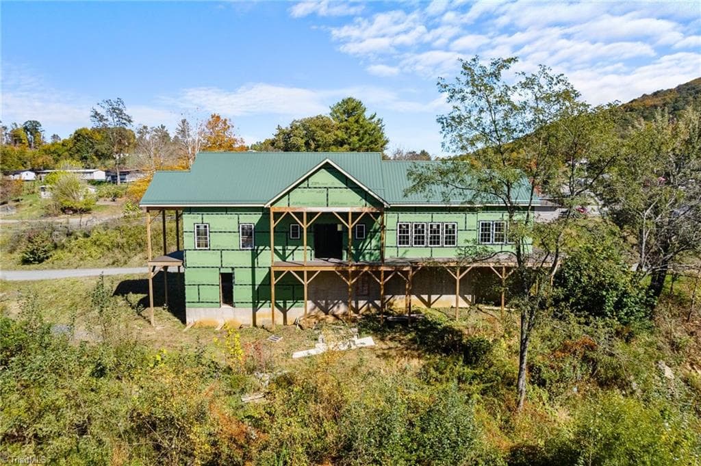 Stick/Site Built at 101 Pennwill Parkway, West Jefferson NC 28694, photo 2 of 35